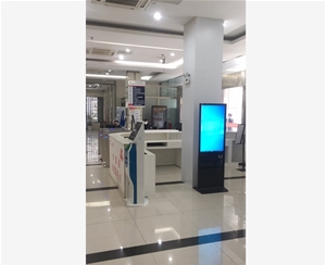 宣城涇縣政務(wù)中心43寸立式查詢機(jī)，帶刷二代身份證功能